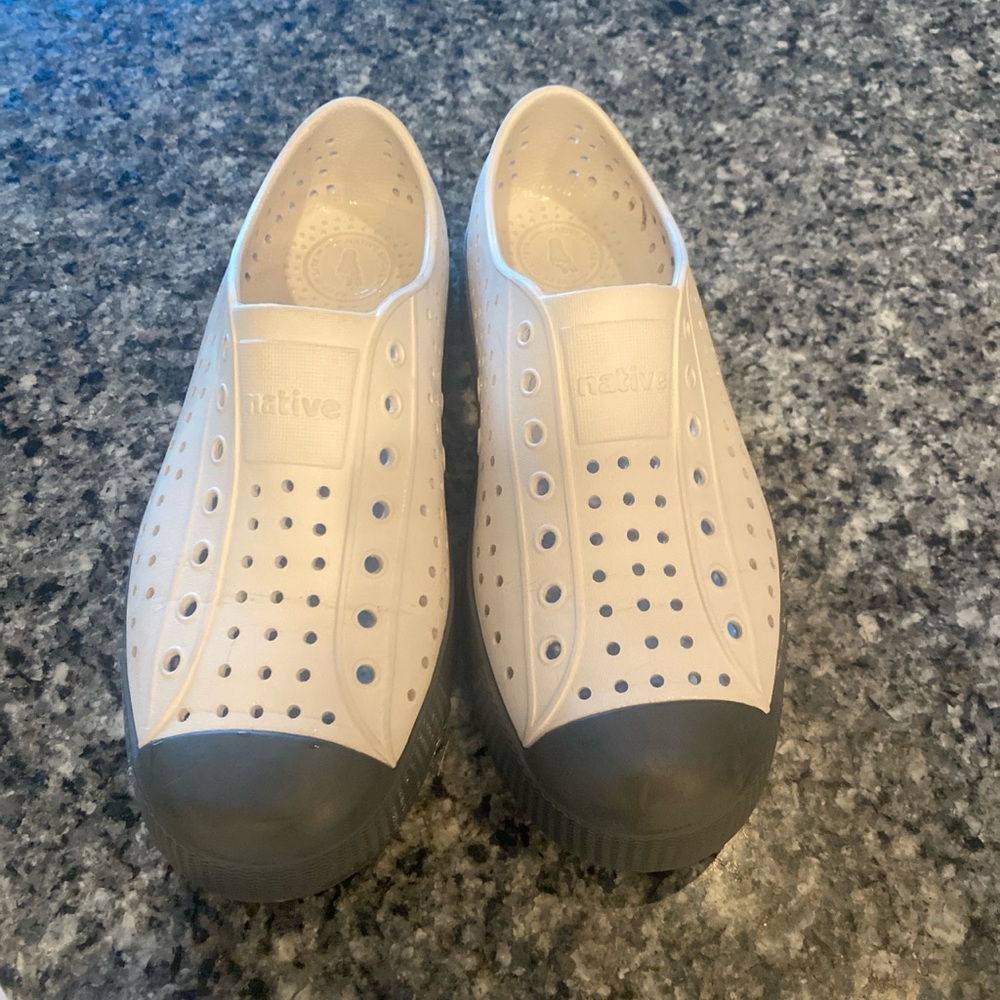 Kids Native white and Gray Slip-On Shoes sz J4